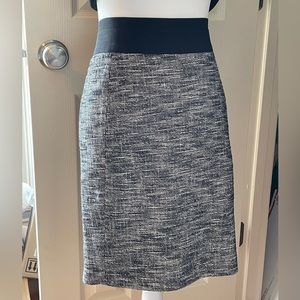 DKNY black & white pencil skirt with black band waist
